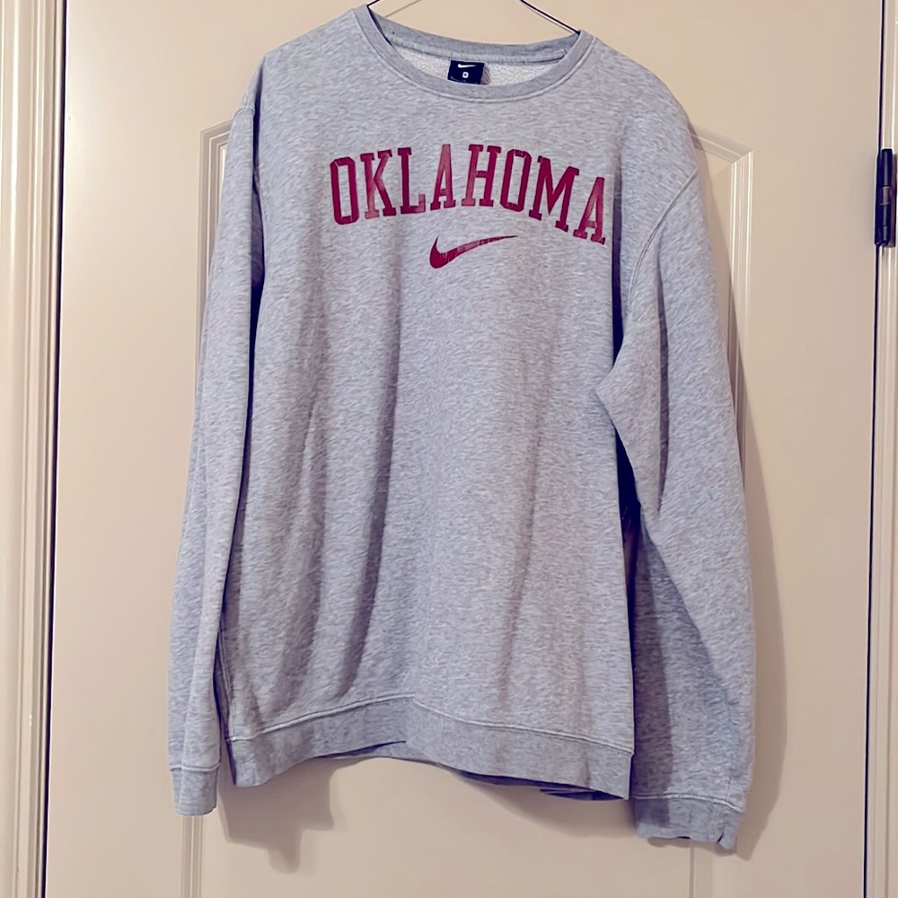 Men’s Nike Oklahoma Sweatshirt (letters are worn from washing)